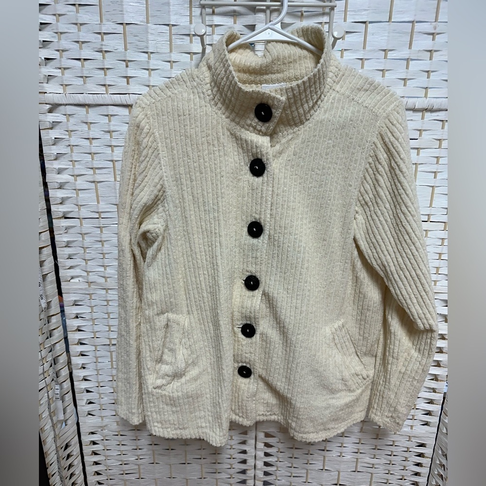 Color Me Cotton women’s size M button up light jacket.‎ Ivory EUC